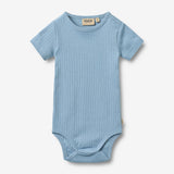 Wheat Main Kurzarm Babybody Edvald Body 1260 faded denim