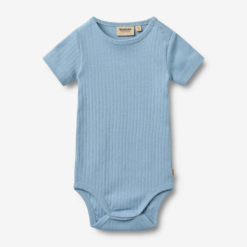Wheat Main Kurzarm Babybody Edvald Body 1260 faded denim
