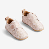 Wheat Footwear Dakota Hausschuh mit Aufdruck | Baby Indoor Shoes 2475 rose flowers