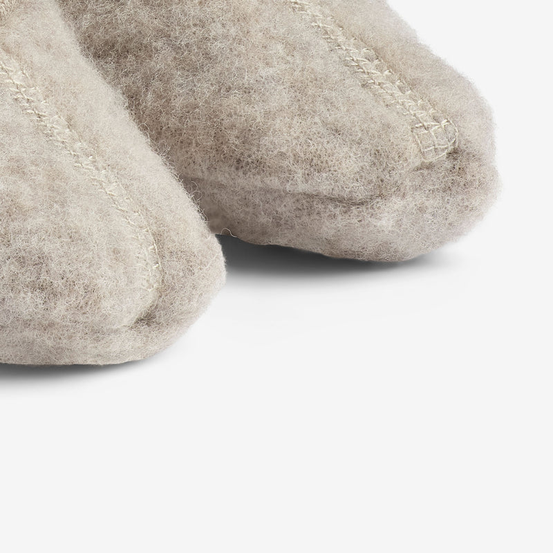 Wheat Wool Füßlinge aus Merinowolle Lei Accessory 3204 khaki melange