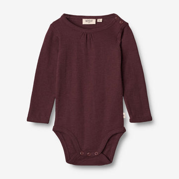 Wheat Wool  Geraffter Langarmbody aus Wolle | Baby Underwear/Bodies 2118 aubergine
