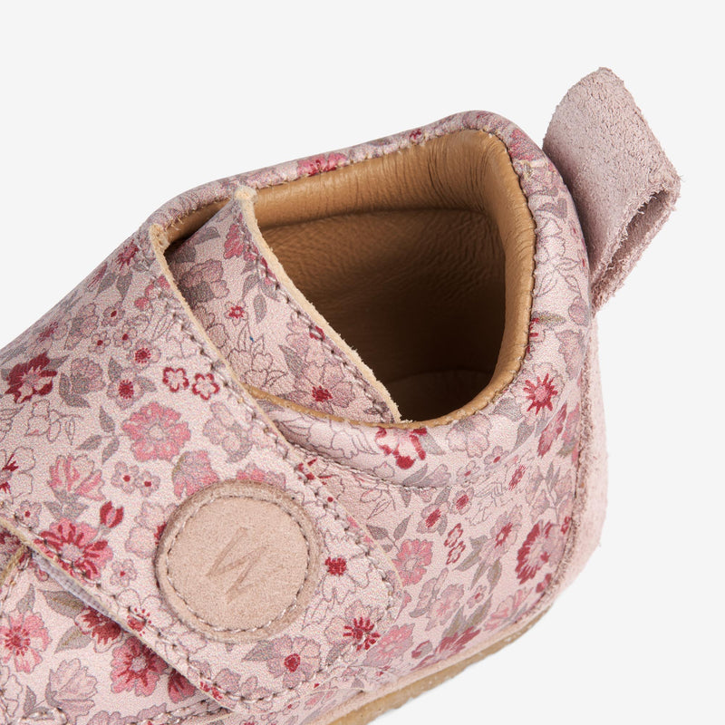 Wheat Footwear Hausschuh Dakota Print | Baby Indoor Shoes 2036 rose dust flowers