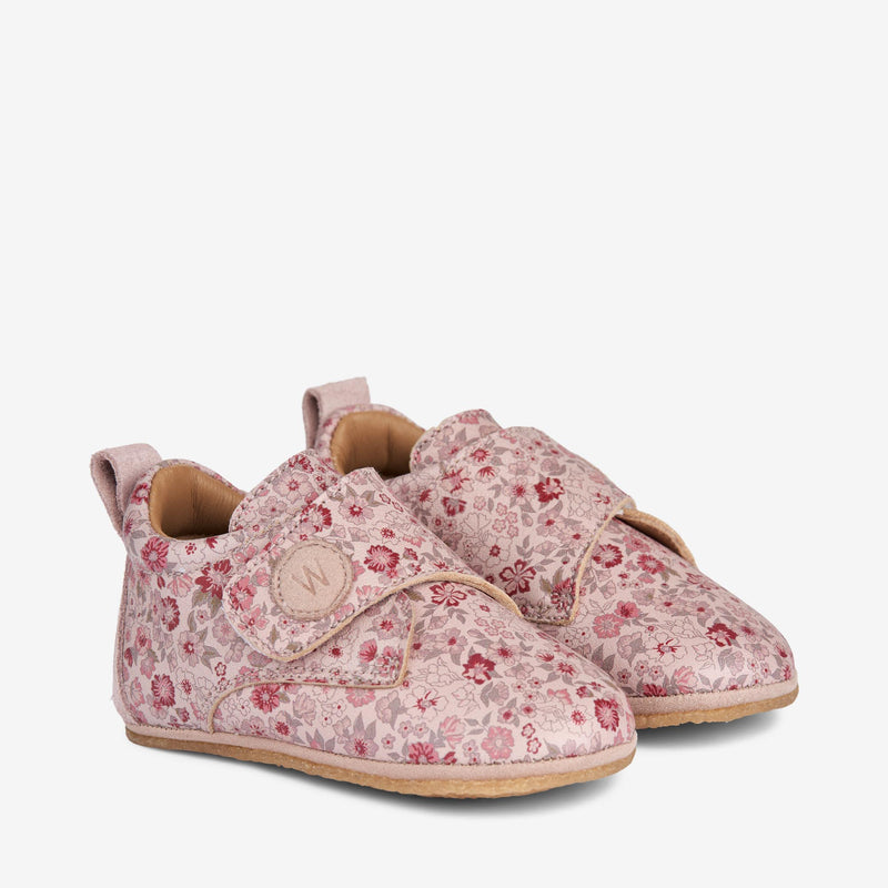 Wheat Footwear Hausschuh Dakota Print | Baby Indoor Shoes 2036 rose dust flowers