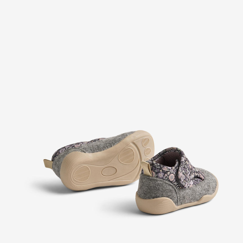 Wheat Footwear Indoor-Schuhe Mulle Indoor Shoes 9527 black sea flowers