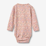 Wheat Main Langarm Babybody Liv Body 9876 magenta heart flowers