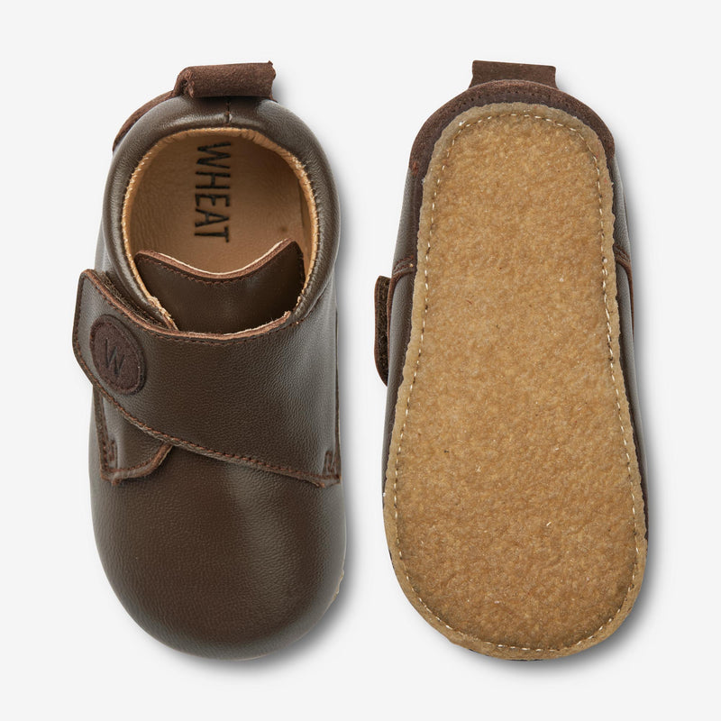 Wheat Footwear Leder-Hausschuh Dakota | Baby Indoor Shoes 3053 dark brown