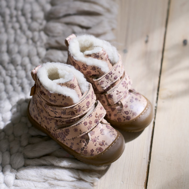 Wheat Footwear Winterboot Snug Tex Prewalkers 2475 rose flowers